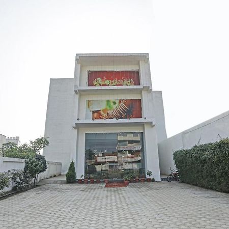 Oyo Flagship 80971 The Lime Tree Bareilly Exteriör bild