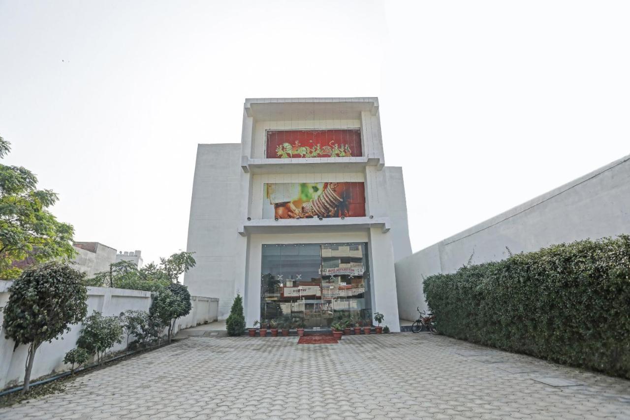 Oyo Flagship 80971 The Lime Tree Bareilly Exteriör bild