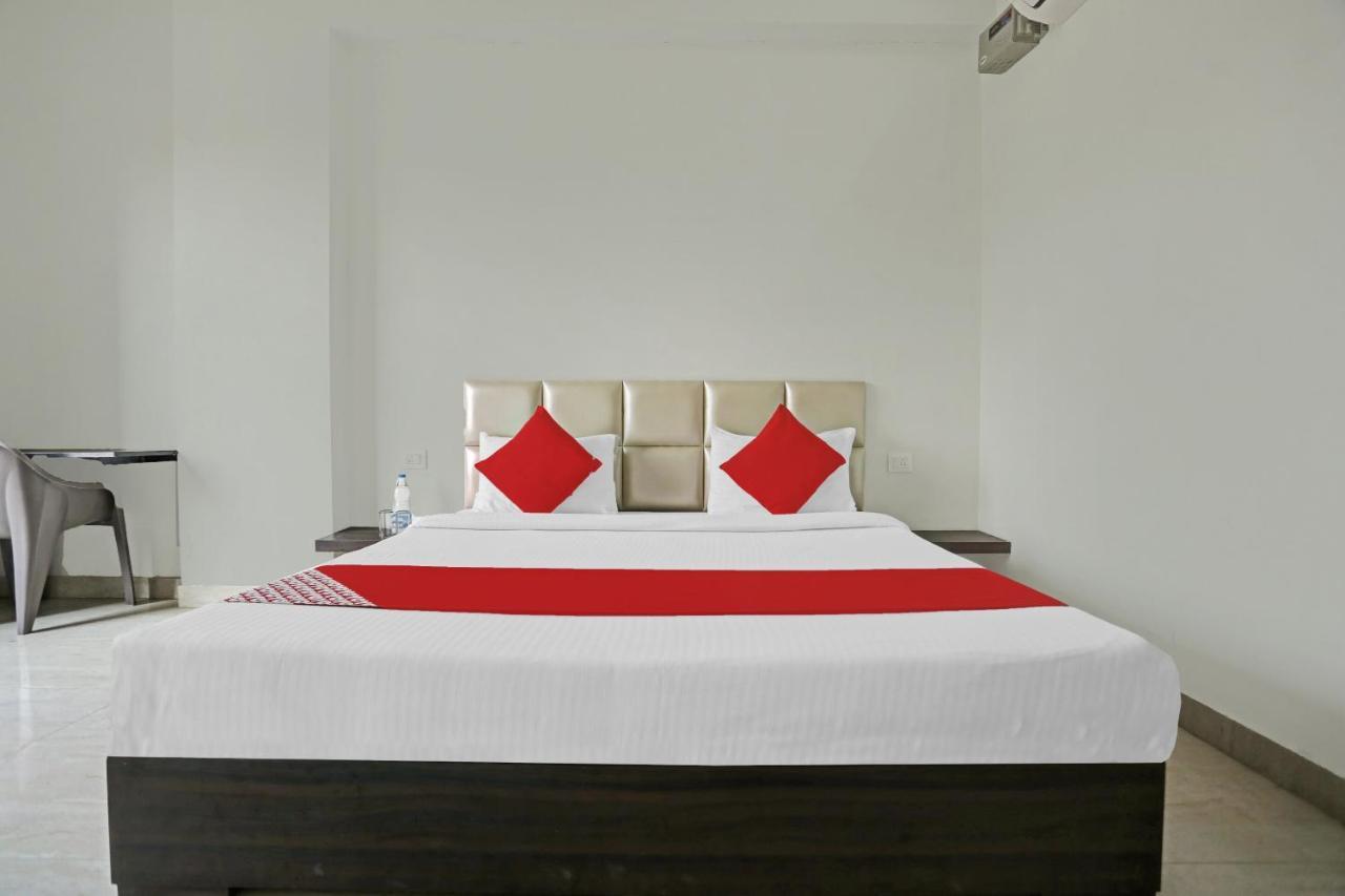 Oyo Flagship 80971 The Lime Tree Bareilly Exteriör bild