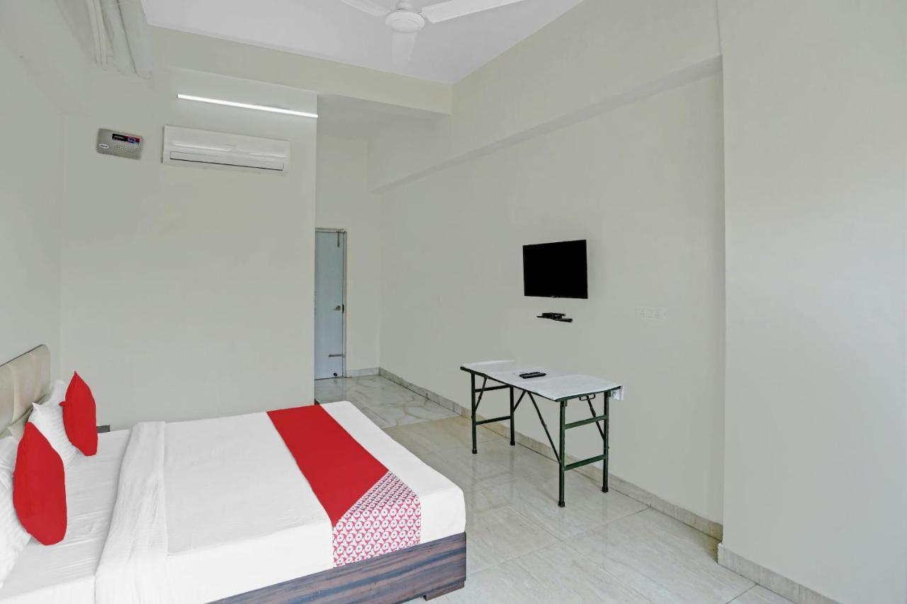 Oyo Flagship 80971 The Lime Tree Bareilly Exteriör bild